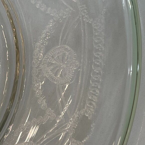 Brilliant Vintage Uranium Glass Plates Rare Version (set of 4) - Picture 5 of 14